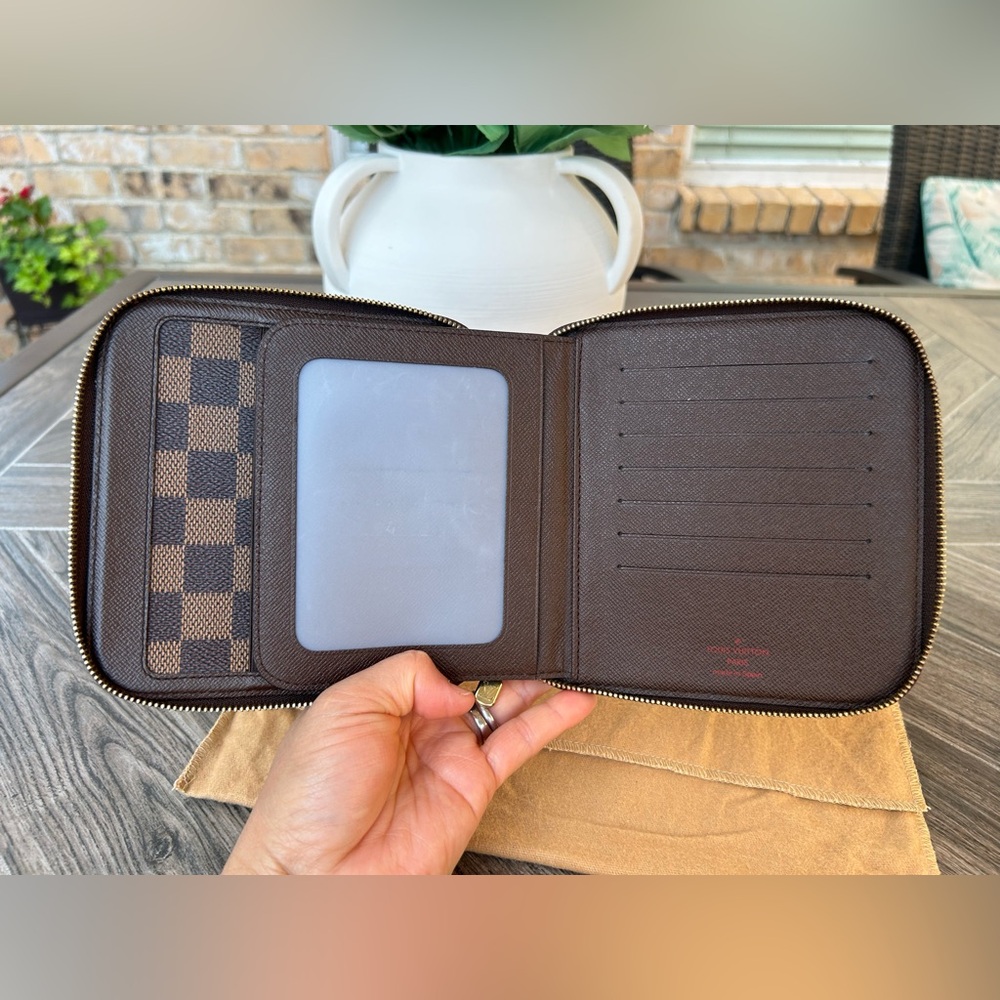 Louis Vuitton Olav Wallet Organizer in DE - Picture 16 of 16